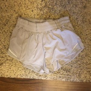 Lululemon Hotty Hot short 2.5”